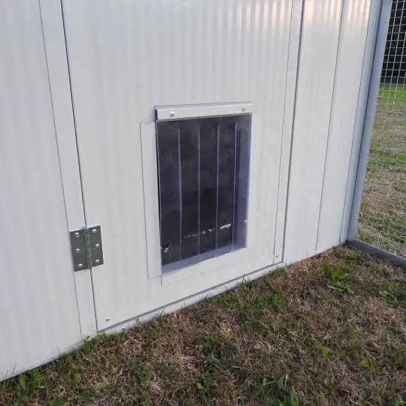 Cat flap insulated outdoor catio