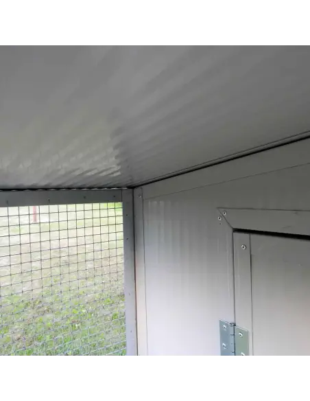 Insulated roof outdoor cat house