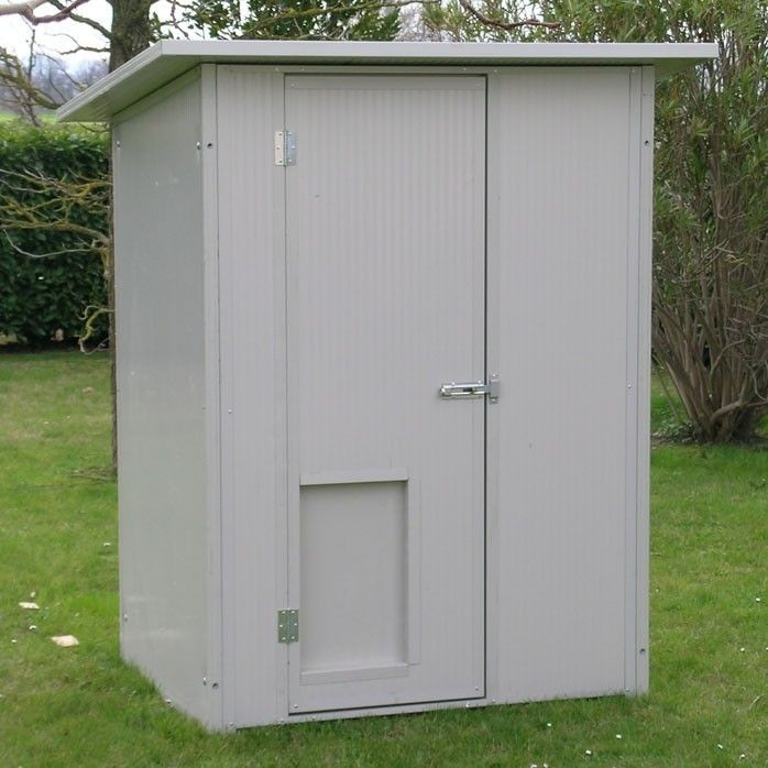 Outdoor dog house with opening door standing height mod: Alano