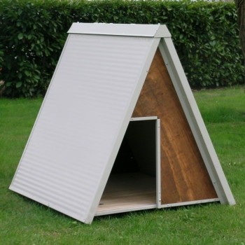 Cuccia per cani da esterno coibentata con tetto a spiovente mod: Pastore