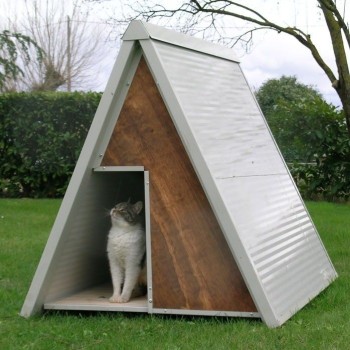Outdoor dog house sloping roof Insulated mod. Pastore