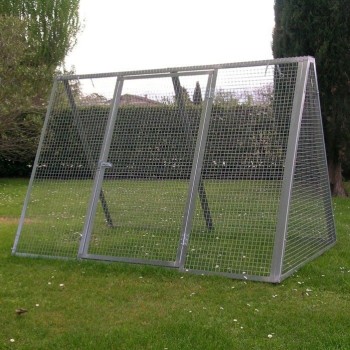Fence in Mesh for chicken coop