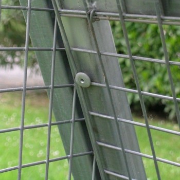 Fence in Mesh for chicken coop