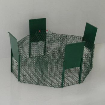 Larsen trap with 4 entries...
