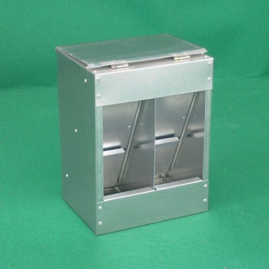 No waste chicken feeder usable for chickens hens pigeons pigeons and parrots mod: grande